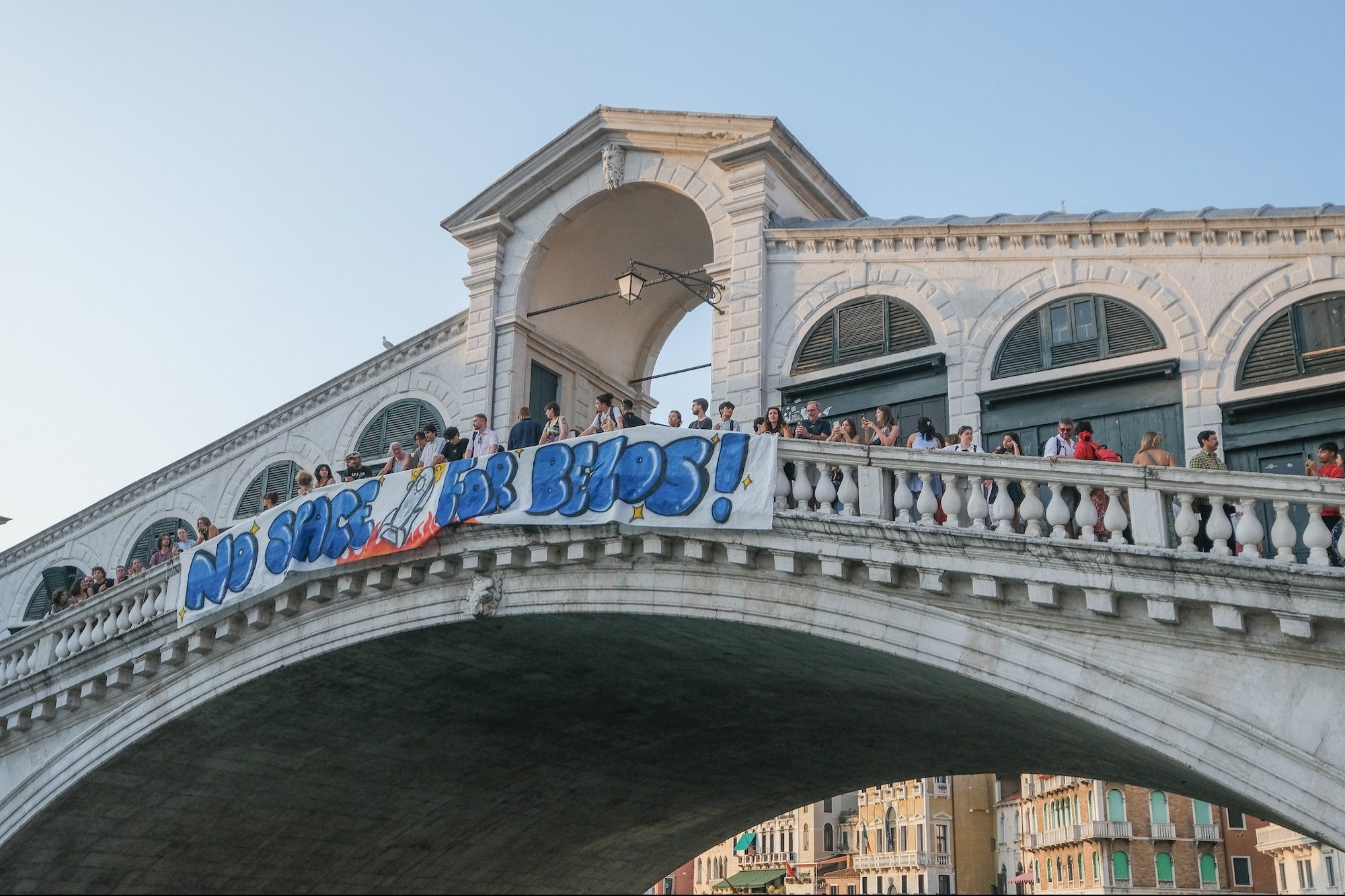 Bezos-Sánchez Wedding Draws Business, Protests to Venice